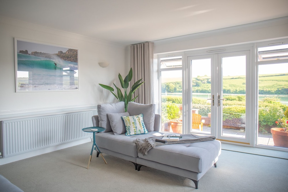 Newquay Tamarisk Lodge on the Gannel