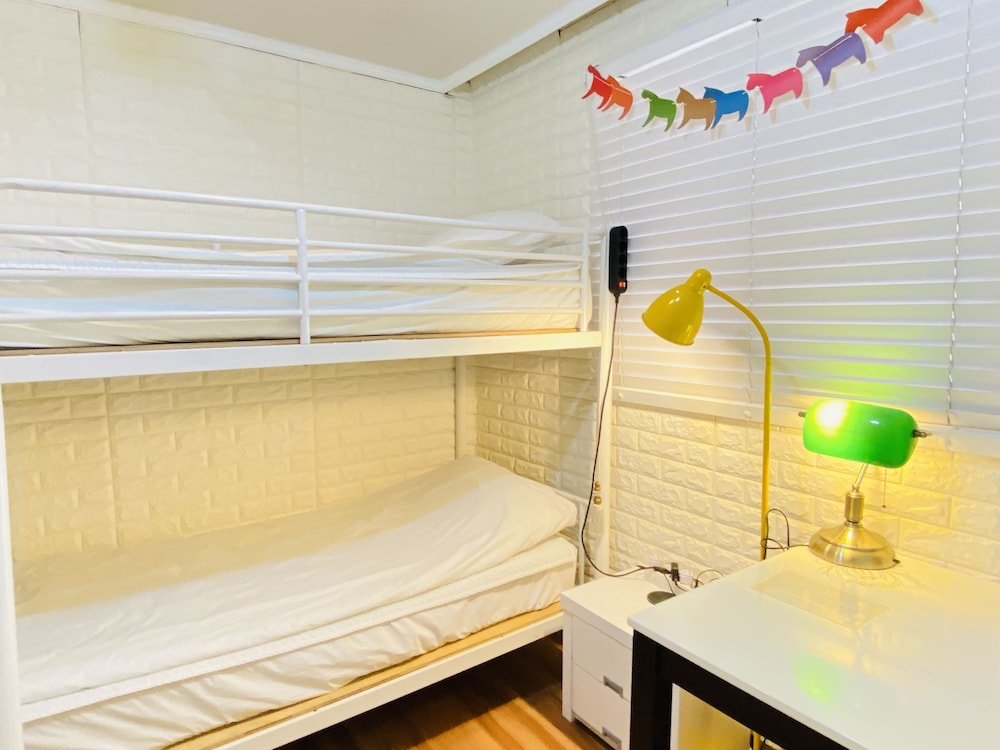Aroha Guest House