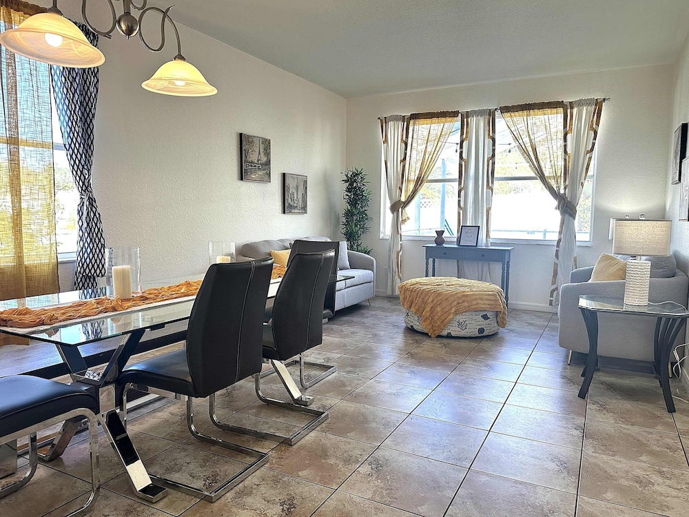 Family Villa 5 Bedroom Near Disney World