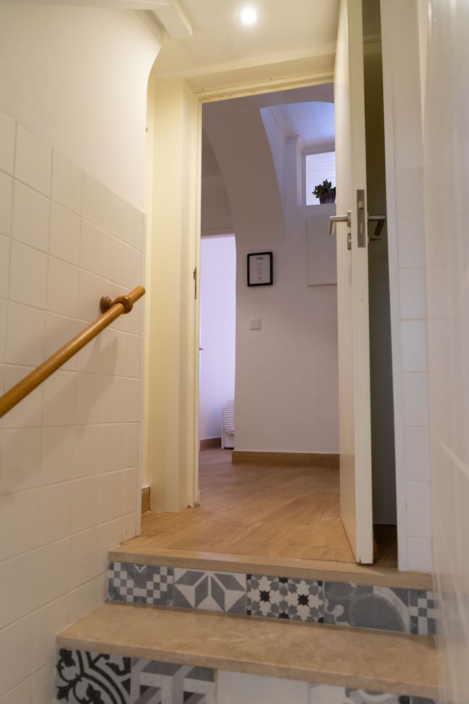 Flores Guest House