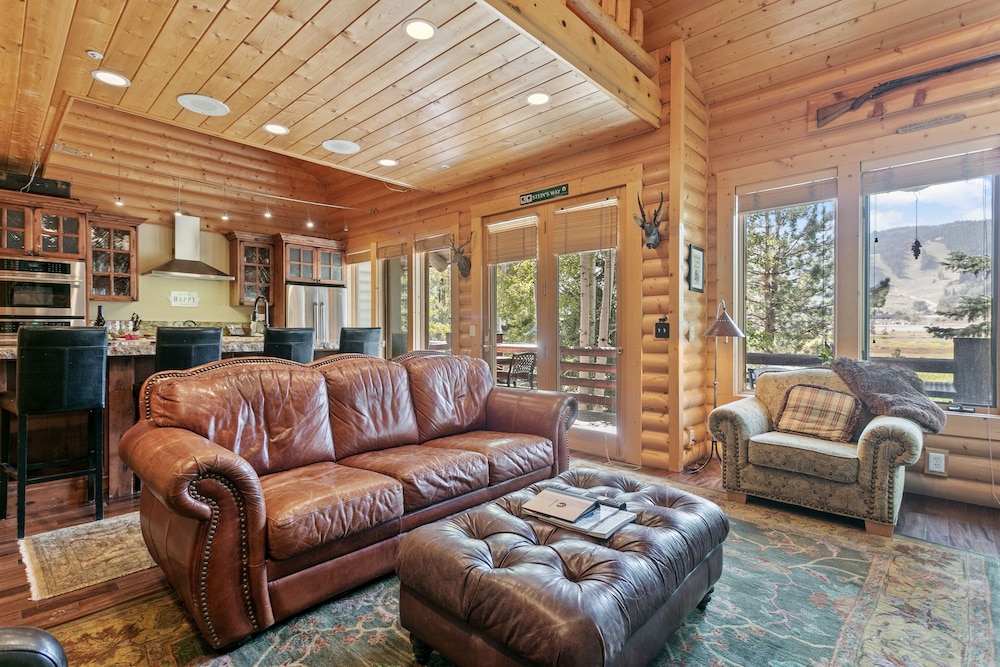 Chaparral at Deer Valley Resort - Three Bedroom Condo with Hot Tub #102 3 Condo
