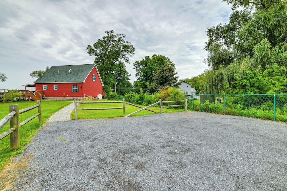Spacious Family Winter Retreat on Oneida Lake! view 5