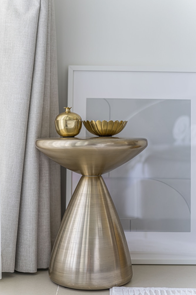 HiGuests - EMAAR 52-42