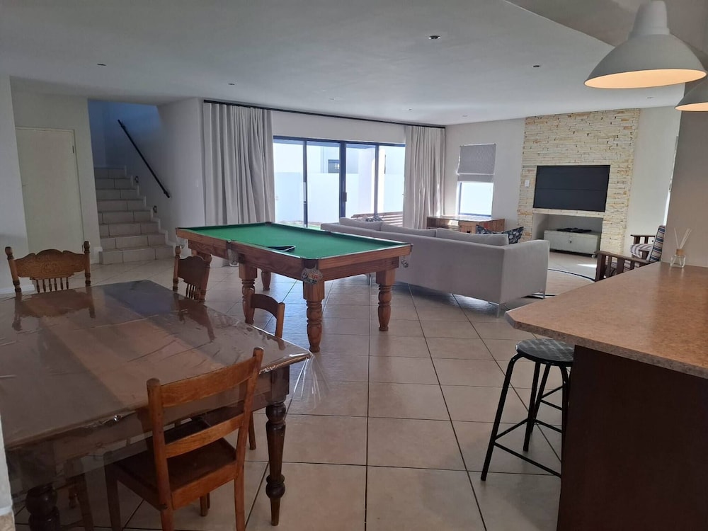 Oosiesrus - Charming Langebaan Villa With Garden View