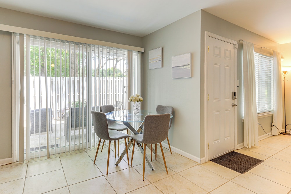 Steps to Park: Dog-friendly Condo in Conyers!