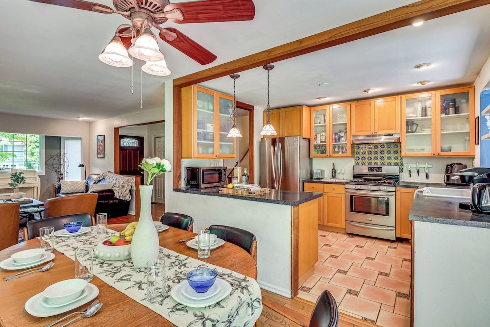 1 Mi to Campus: Princeton Home w/ Furnished Deck