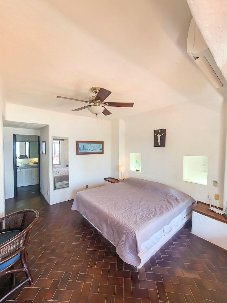 Flat with Unbeatable Views & 2 Bedrooms