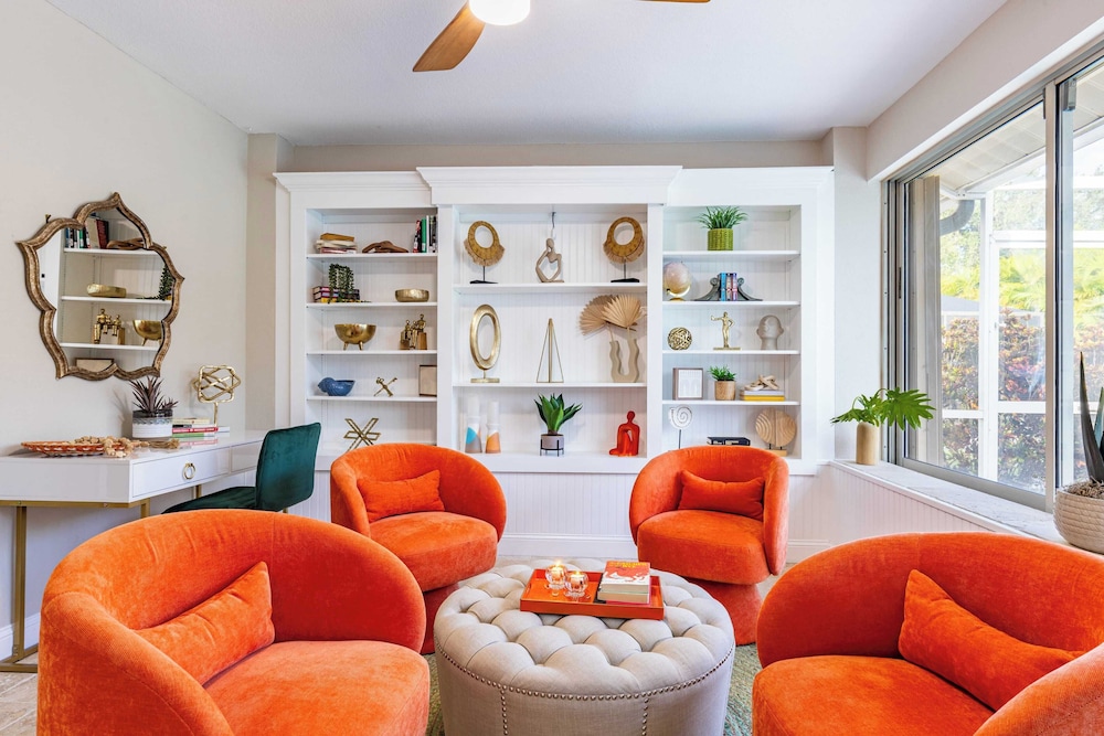Private Pool, Firepit, Game Room Mins to Beaches + Community Amenities Casa Solara by Avantstay