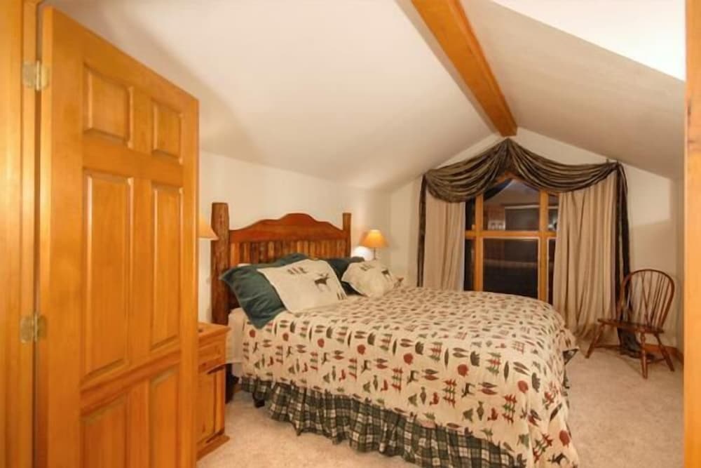 Heart of the Valley - Property Image 16