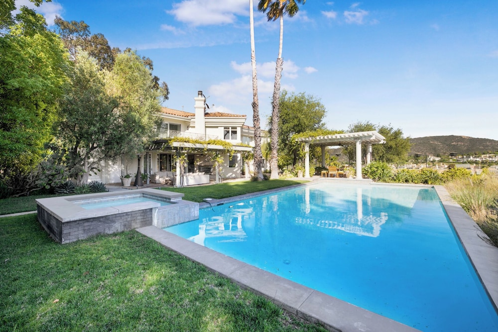 Villa Clarinda - Architect-designed Dream Estate With Theater & Outdoor Oasis