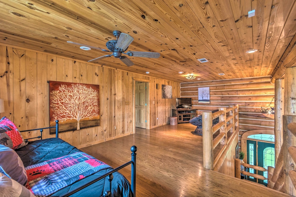 Private Dock & Slip: Lake Hamilton Hideaway! view 5