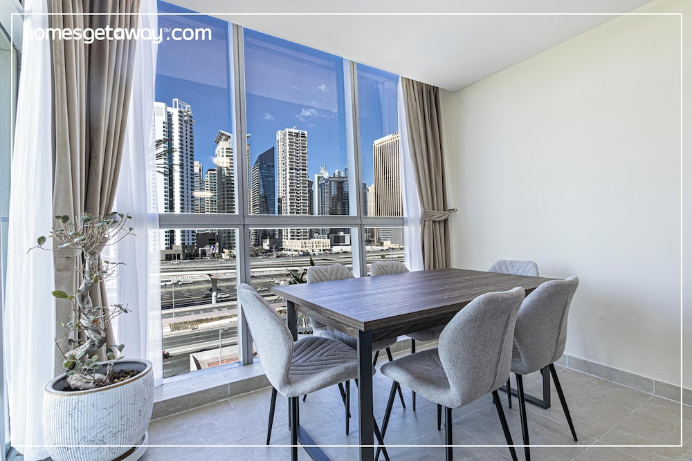 Prime 1BR Global Lake View Mins Metro