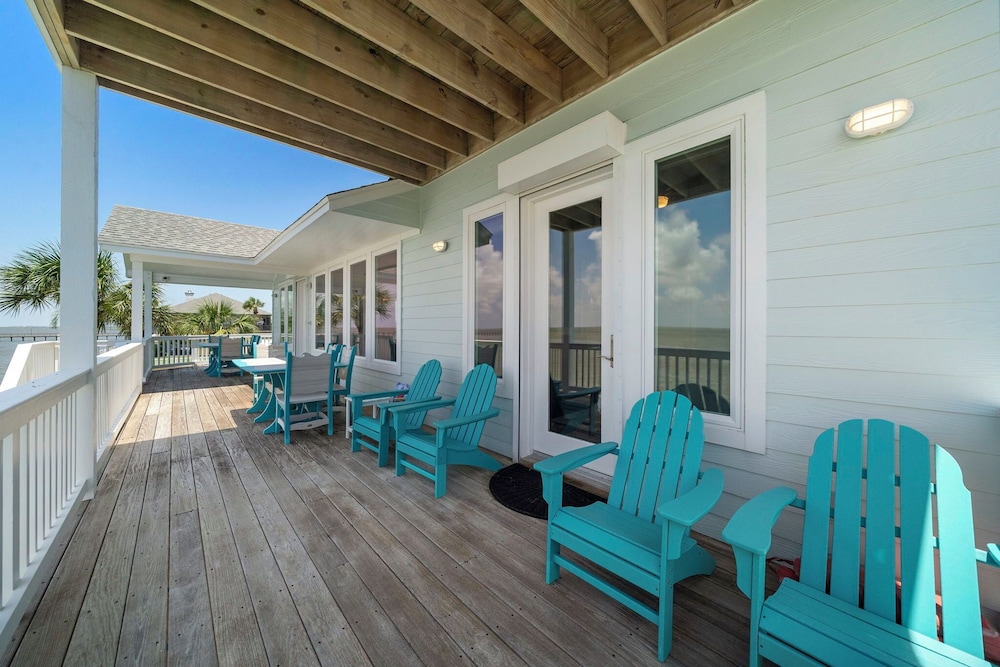 Blue Marlin Bayfront Retreat by Ryson Vacation Rentals