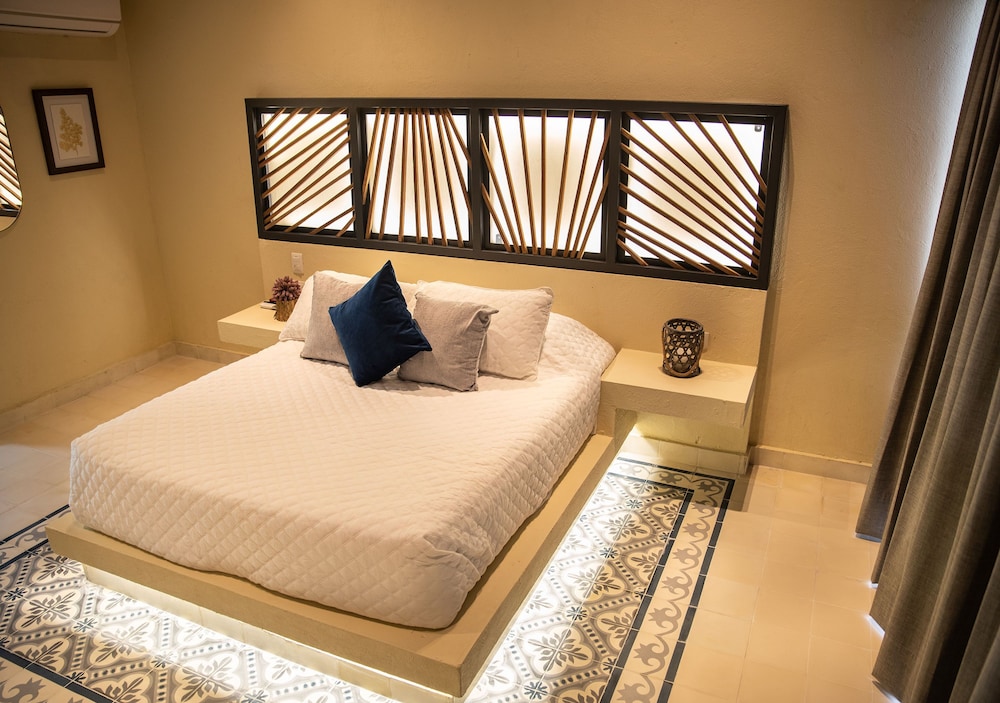 Hotel Gardenia Springs - Image 1