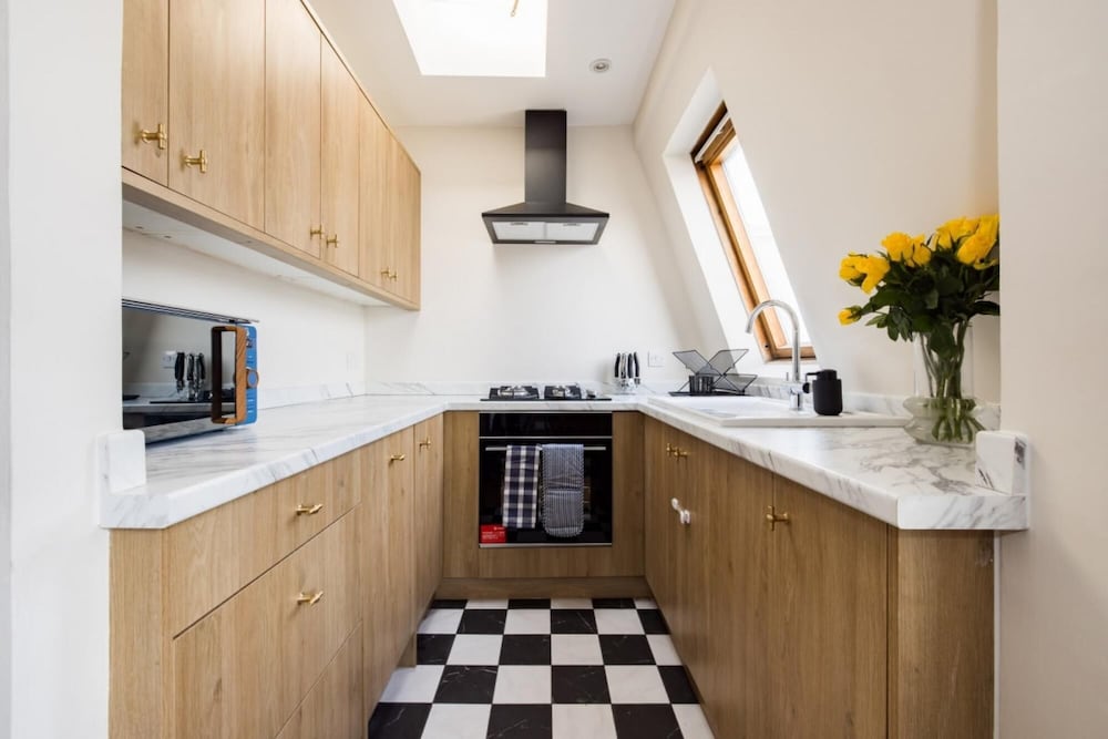 The London Crib - Relaxing 1bdr Flat With Terrace