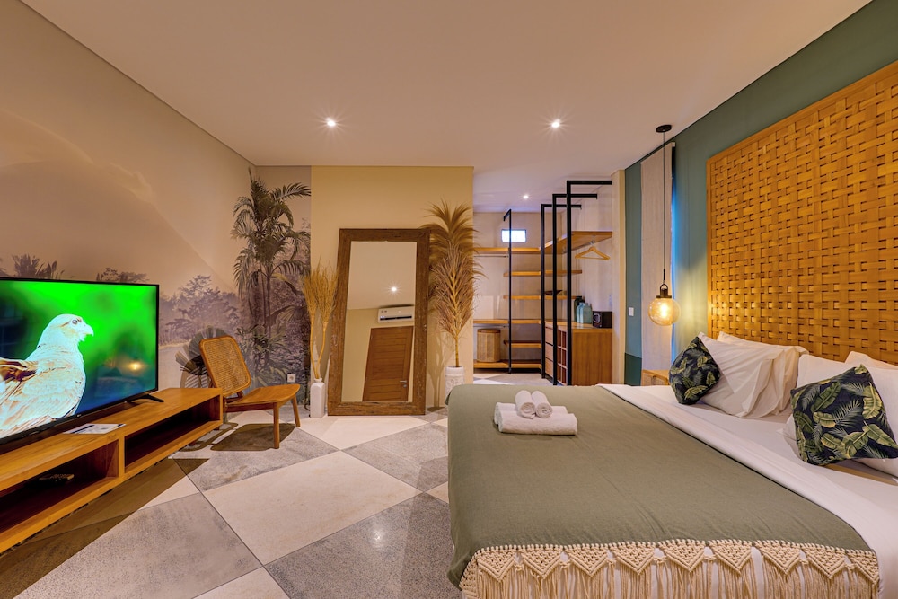 Stylish Canggu Apartment near Berawa Beach