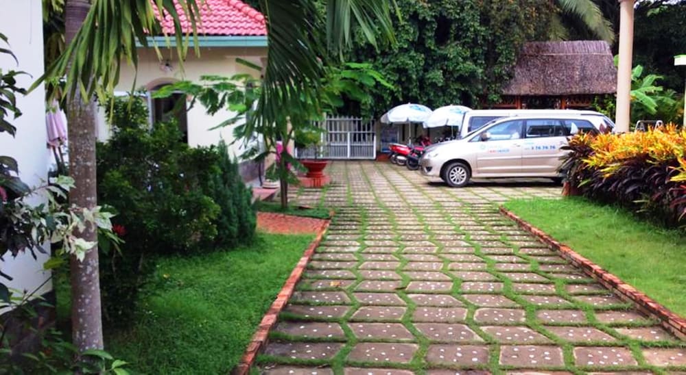 Ha Nga Bungalow