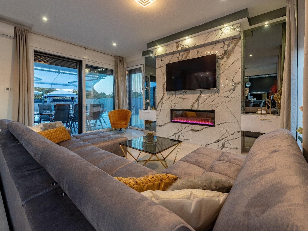 Villa Nina in Croatia Near the Adriatic Coast