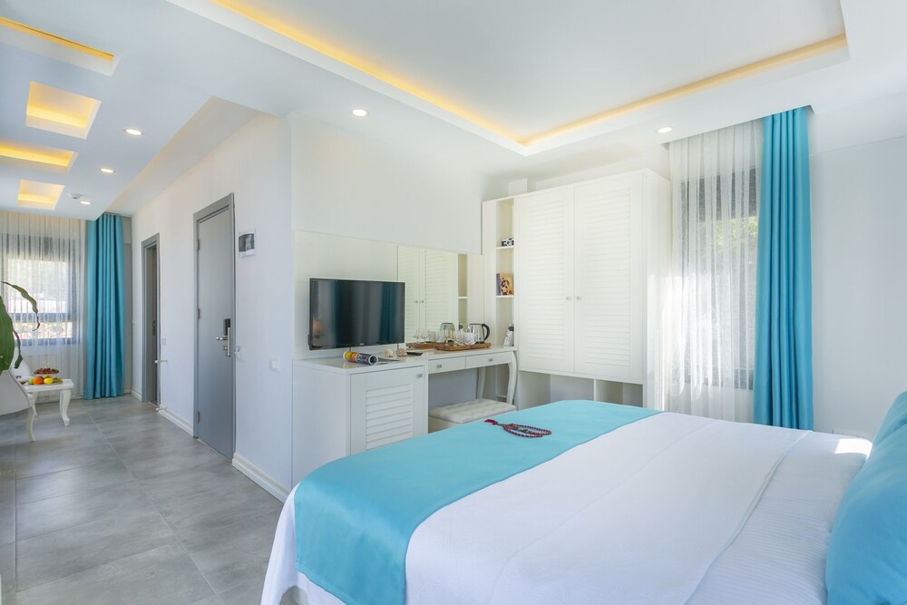 Monastery Suites Hotel - Image 22