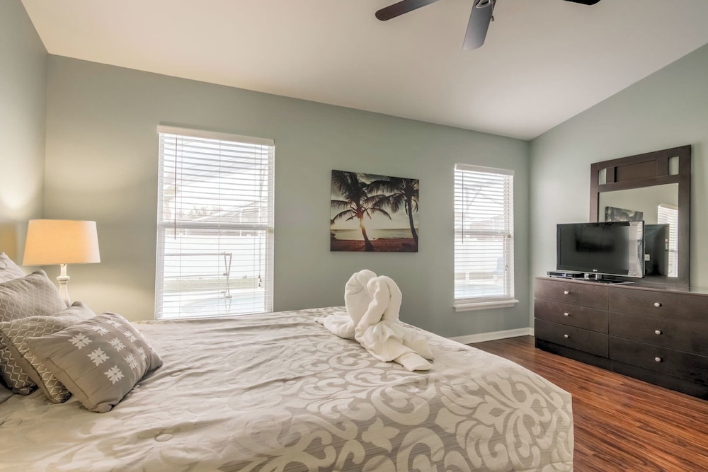 Amanda's Cozy Clear Creek Vacation Home