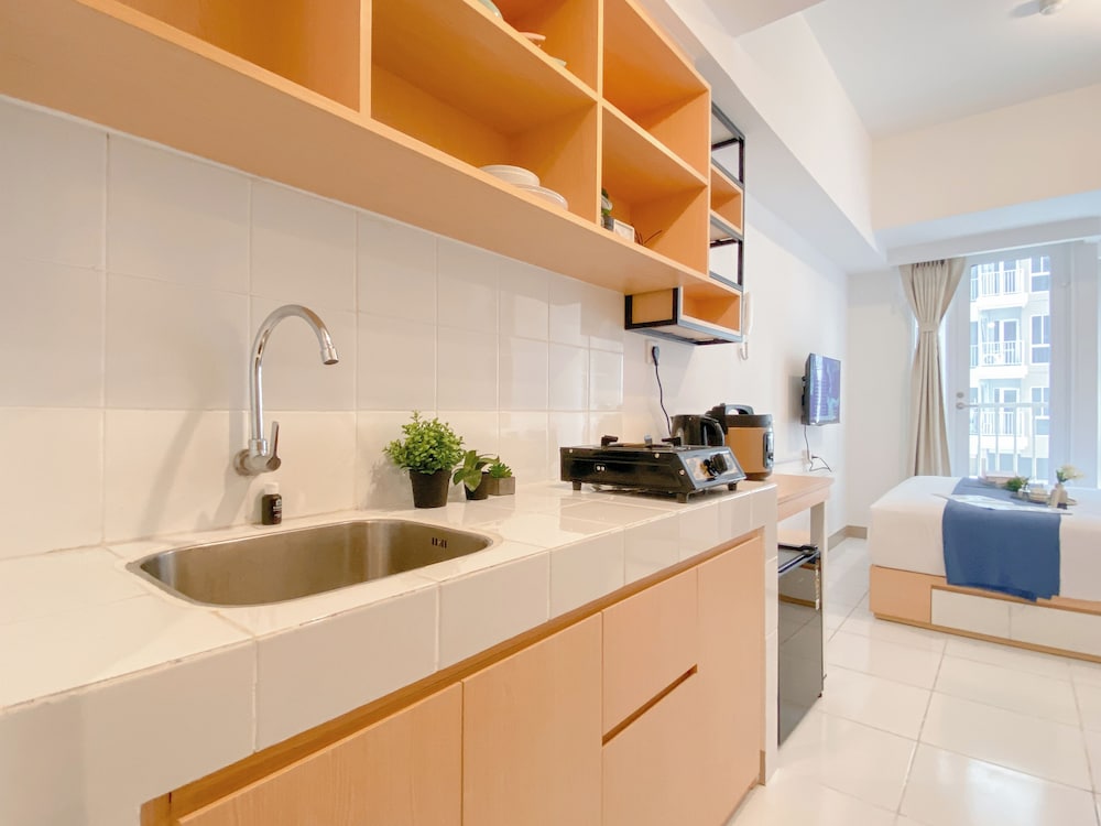 Minimalist Peach Touch Studio Apartment At Tokyo Riverside Pik 2