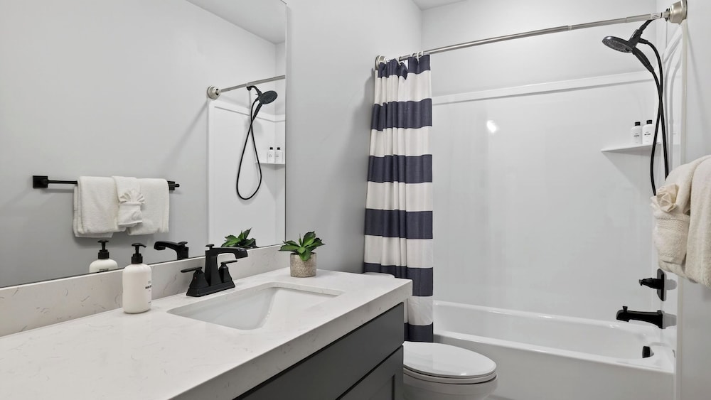 Spacious Park City Home w/ Hot Tub & Game Room Near Skiing & Trails Poppy Peak by Avantstay