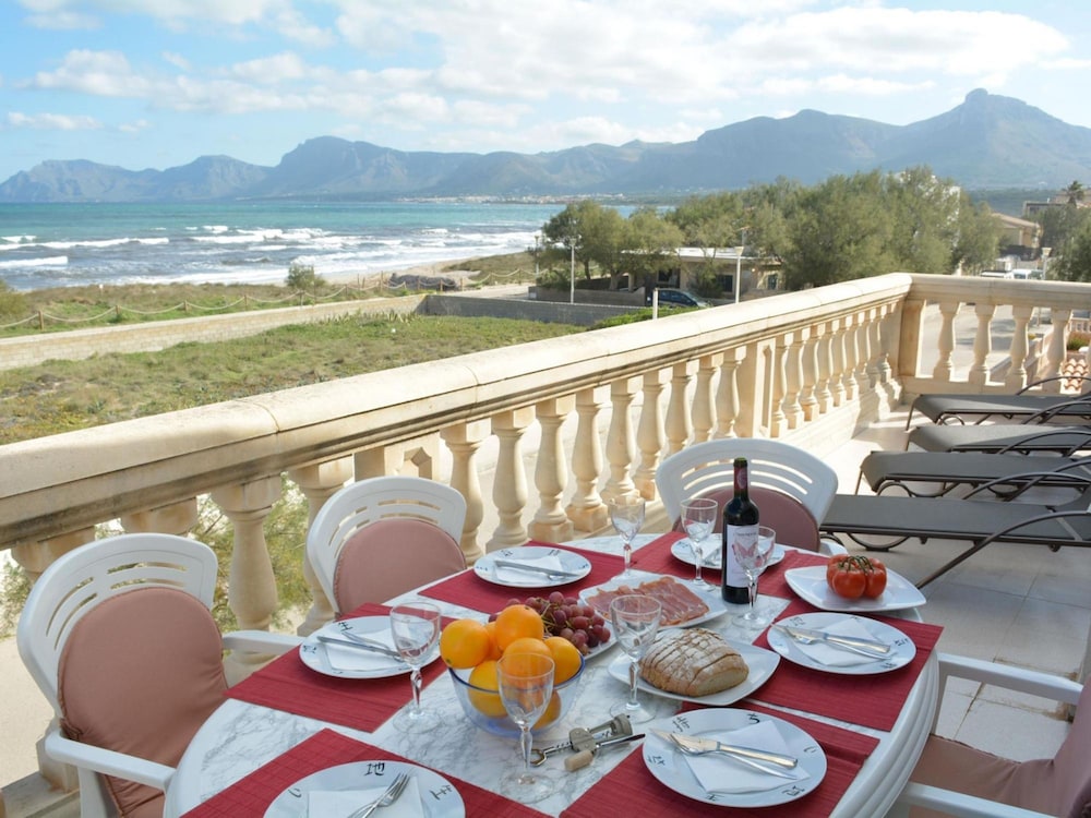 Mallorca Beach Front Line Apartment 6 Pers