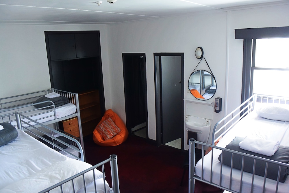 BoBs Hostel