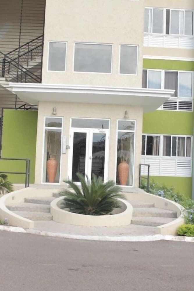 Kingston Apartment at Tres Vista