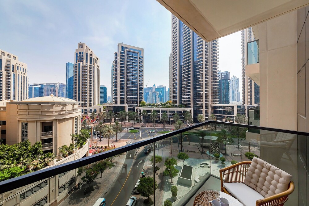 Fabulous 1BR in Act Two Emaar Downtown
