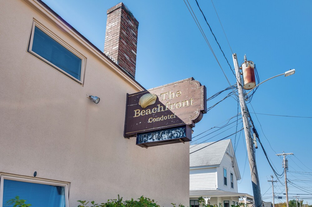 'beachfront 9' Condo on Old Orchard Beach