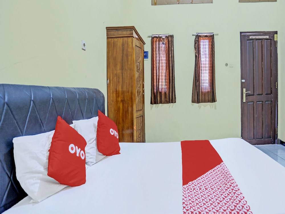 OYO 92387 Ratu Homestay Syariah