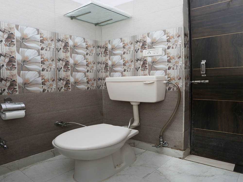 OYO 13388 Hotel Virgo