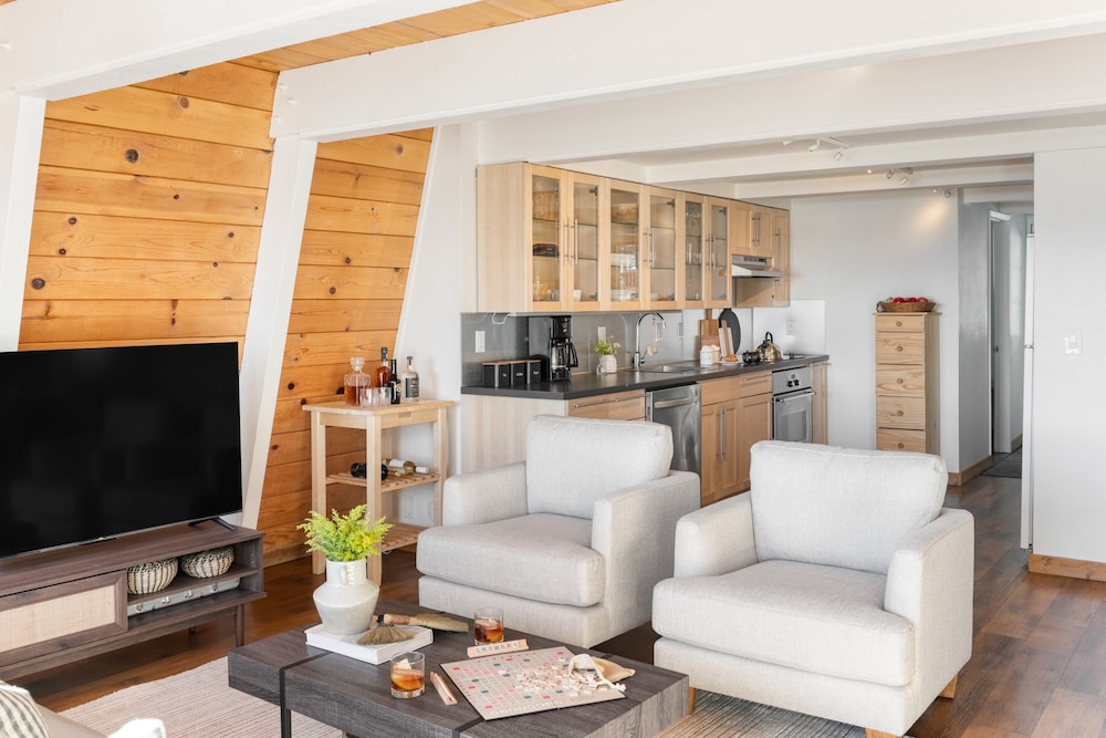 Chickaree by Avantstay A-frame w/ Mountain Views - Property Image 17