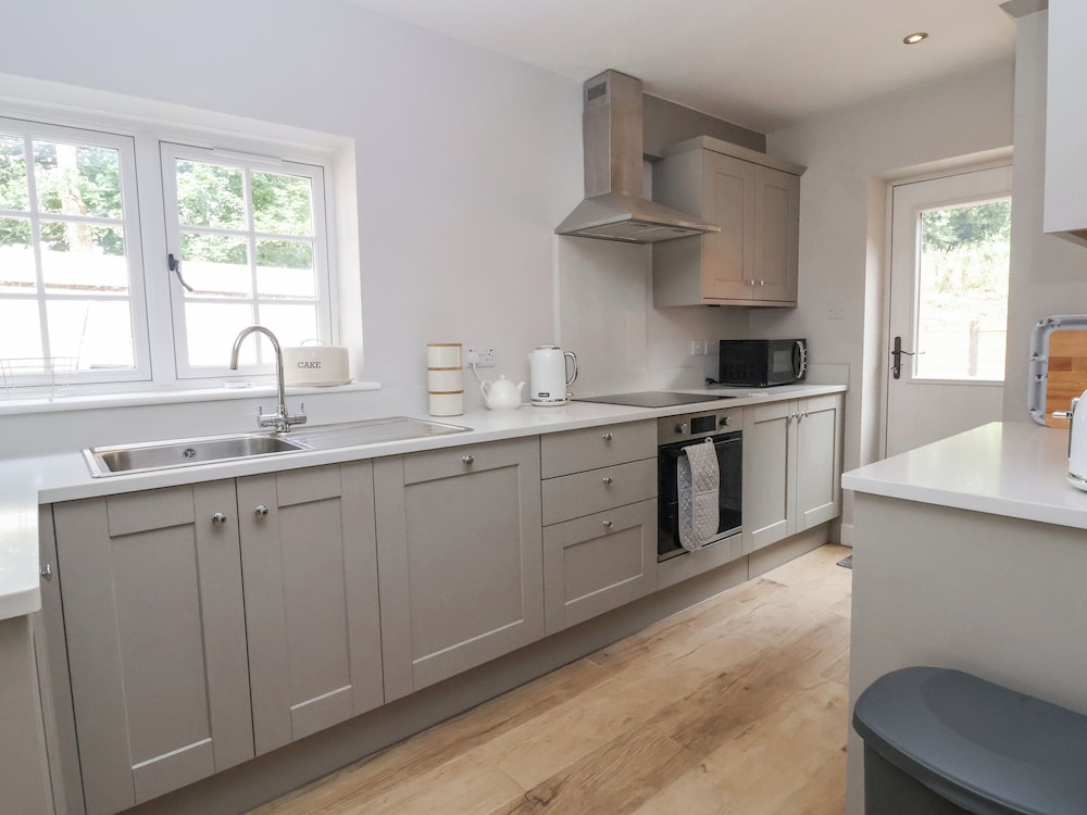 1 Golf Links Cottages