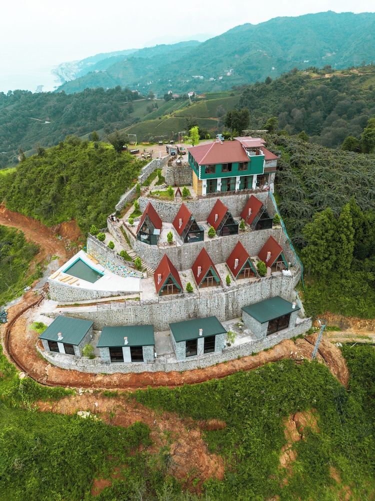 Madağ Bungalov