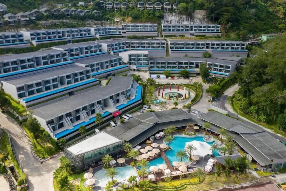 Sea View Suite Pool Access C81