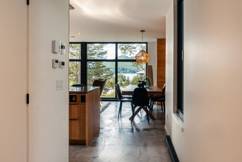 Bright Chalet With hot tub and Indoor Sauna