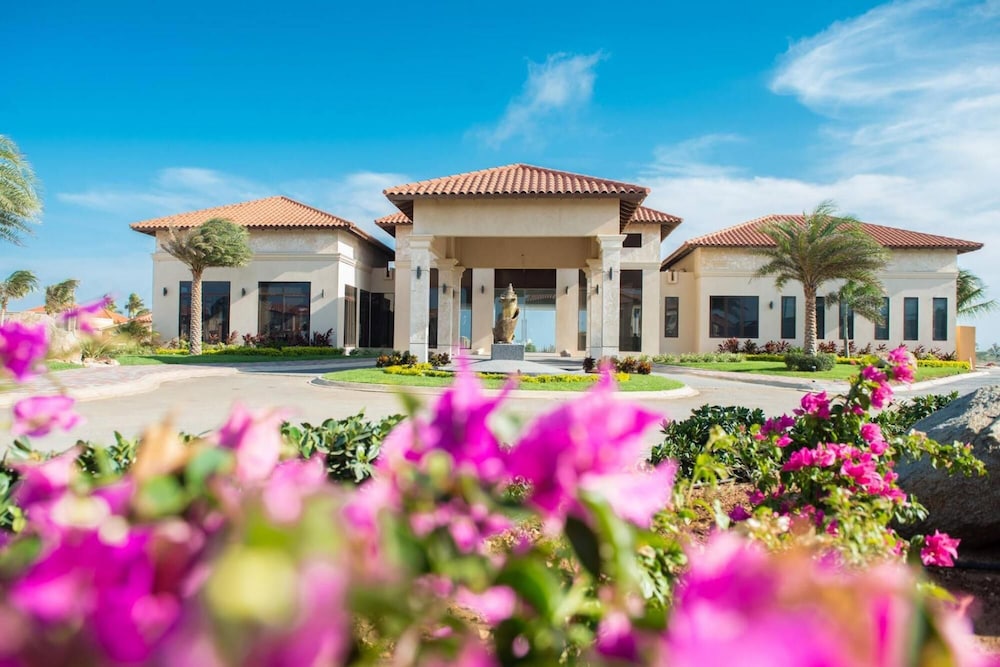 NEW Modern 2 Bedroom Townhome Gold Coast