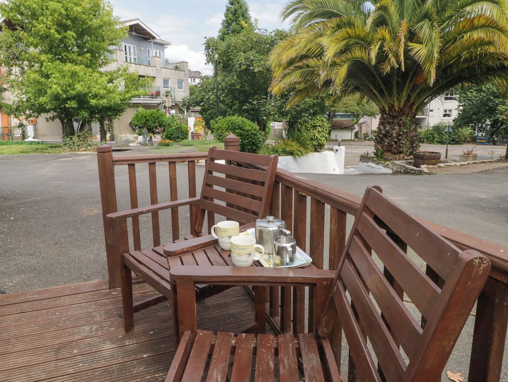Flat 1A, Big Tree Holiday Flats