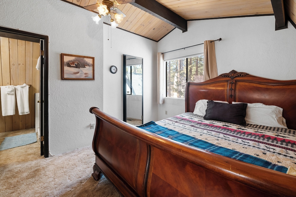 The Duran Cabin view 5