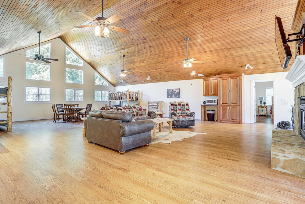 Beautiful River Front Estate in North Georgia!