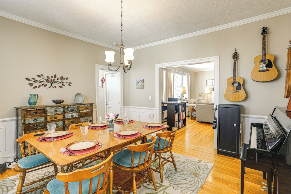 1 Mi to Ole Miss: Family-friendly Home!