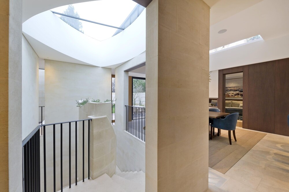 Stunning 5 bed Fulham Home w Indoor Pool Sauna and Private Garden
