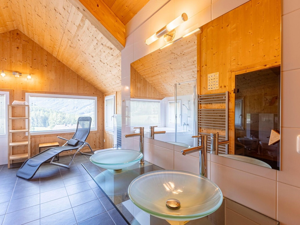 Majestic Chalet With Sauna and Whirlpool