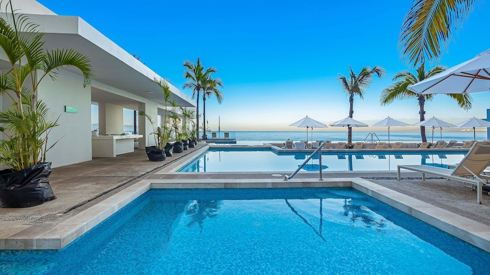 Panoramic Hot Tub Oceanview Luxury 4BR Penthouse