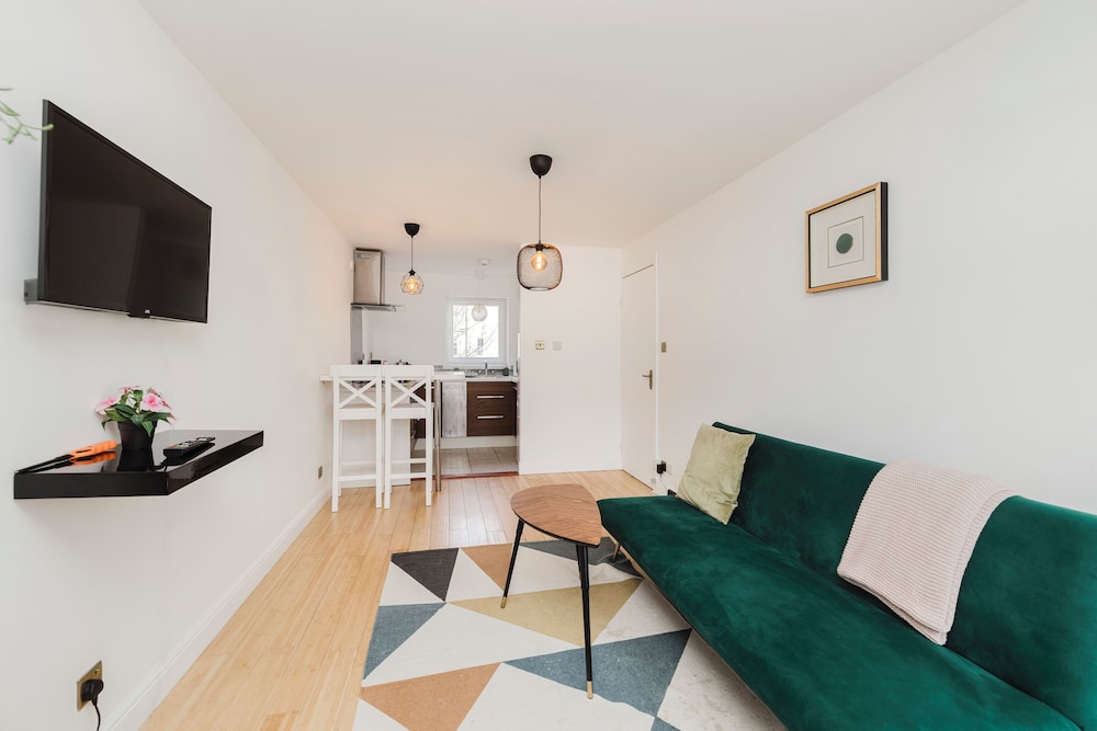 Welcoming 1BR flat near Park