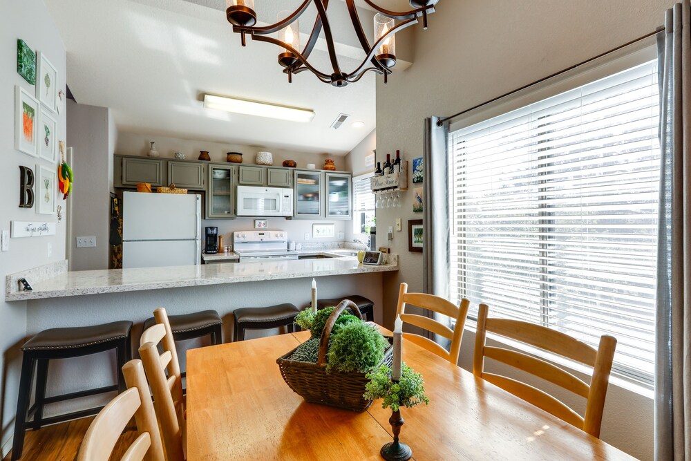 Cozy Flagstaff Retreat With Fireplace & Gas Grill! view 5