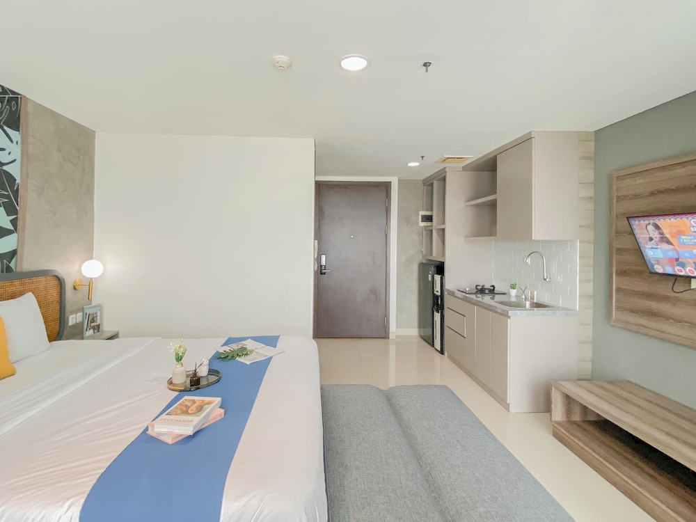 Modern Style Studio At Apartment Lrt City Bekasi