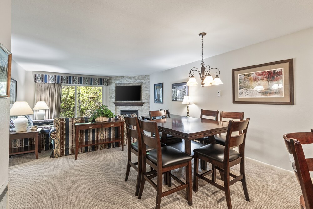 Snow Flower 135 2 Bedroom Condo by RedAwning view 4